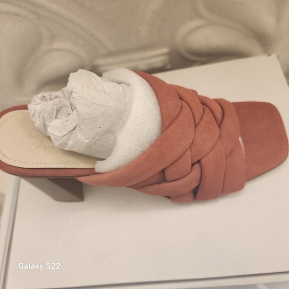 Journee Collection "Lyddie" Leather Sandals. NIB. Size 9 - Picture 3 of 11